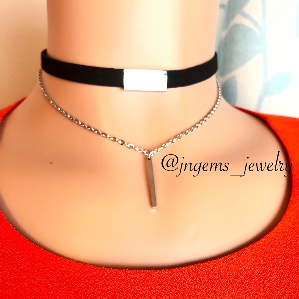 Velvet Choker Necklace - Picture 3 of 5
